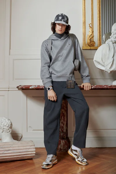Look 10